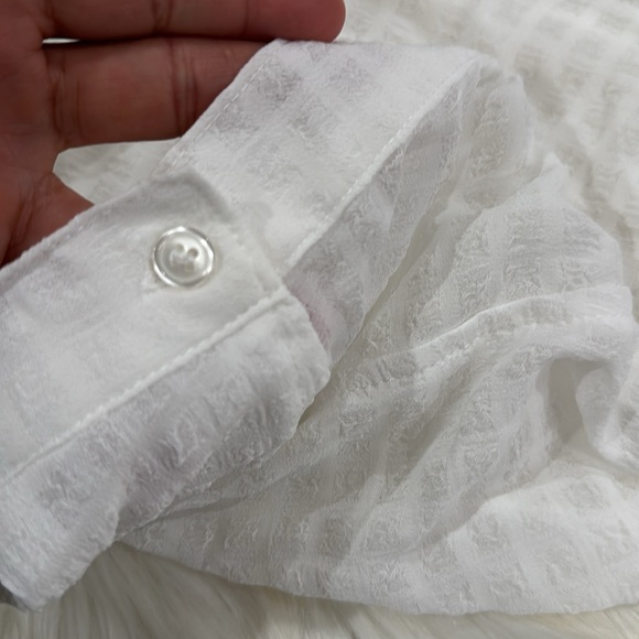 🤍MAX STUDIO Women's Seersucker Short Sleeve Shirt - Picture 6 of 13